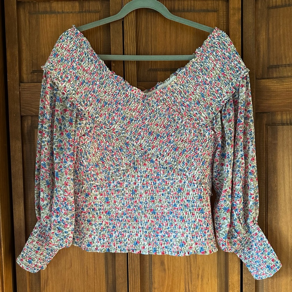 NWOT BB Dakota by Steve Madden Smocked Floral Long Sleeve Top